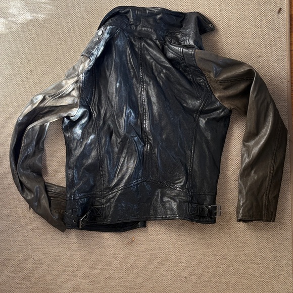 Mauritius Two-Tone Leather Motorcycle Jacket - Picture 7 of 8